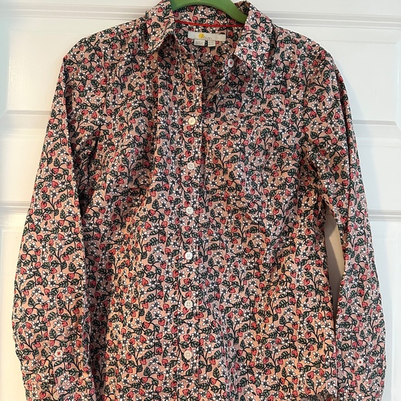 Boden Strawberry Field button up - Picture 1 of 4